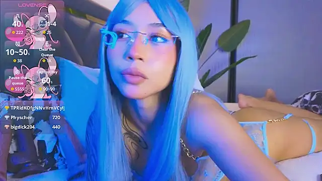 Mia Tin online show from November 2025 03:16:01 PM