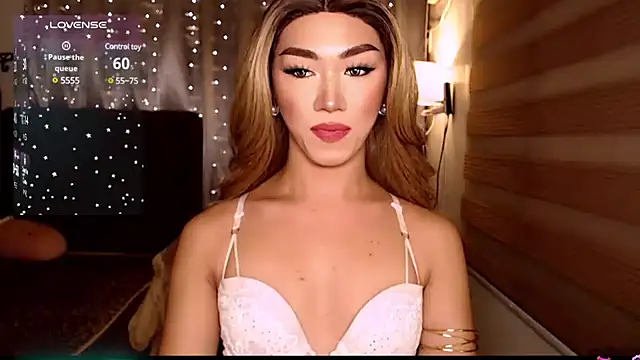 Local Hoelyx online show from December 2024 02:58:02 PM