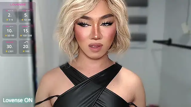 Local Hoelyx online show from October 2025 08:24:02 AM