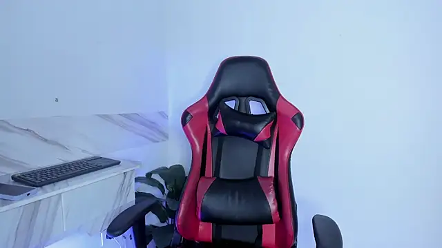 Snapshot of _liathompsom09 chatting on January 2025 12:02:02 PM liathompsom09 online show from January 2025 12:02:02 PM