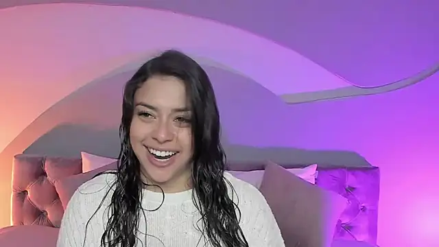 Nicolle W online show from March 2025 12:06:02 PM