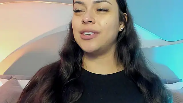 Snapshot of Nicolle_W chatting on March 2026 11:37:01 AM Nicolle W online show from March 2026 11:37:01 AM