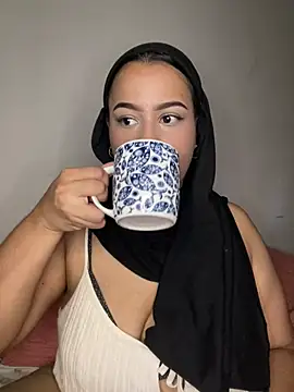 Maryam yamal online show from February 2025 03:18:02 PM