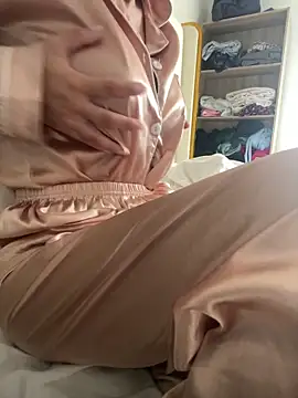 Snapshot of DulceMya6 chatting on October 2025 01:18:02 PM DulceMya6 online show from October 2025 01:18:02 PM