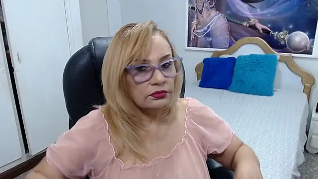 emiliaa hot online show from June 2026 06:01:02 PM
