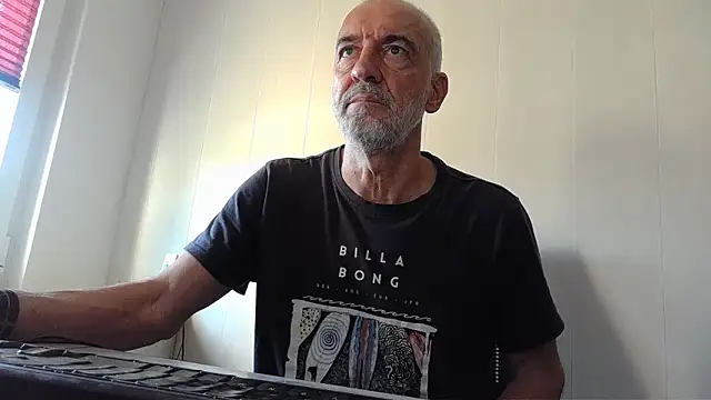 Snapshot of Herba_Mare chatting on October 2025 02:35:02 PM Herba Mare online show from October 2025 02:35:02 PM