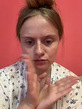 Snapshot of SophiaSweet_ chatting on June 2026 03:27:01 PM SophiaSweet online show from June 2026 03:27:01 PM