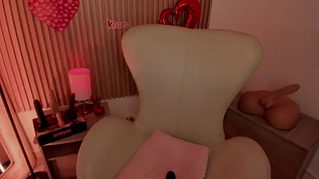 MarianL0ve online show from February 2025 04:59:02 PM