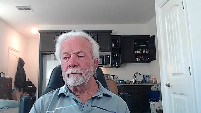 Snapshot of rockpoint69 chatting on November 2025 10:43:02 PM rockpoint69 online show from November 2025 10:43:02 PM