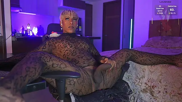 Snapshot of AmberRaus chatting on November 2025 01:48:02 AM AmberRaus online show from November 2025 01:48:02 AM