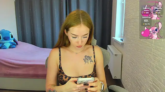 Hot Mia  online show from July 2026 03:07:01 PM