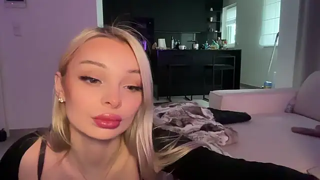 HannaXLove online show from February 2026 03:10:02 PM