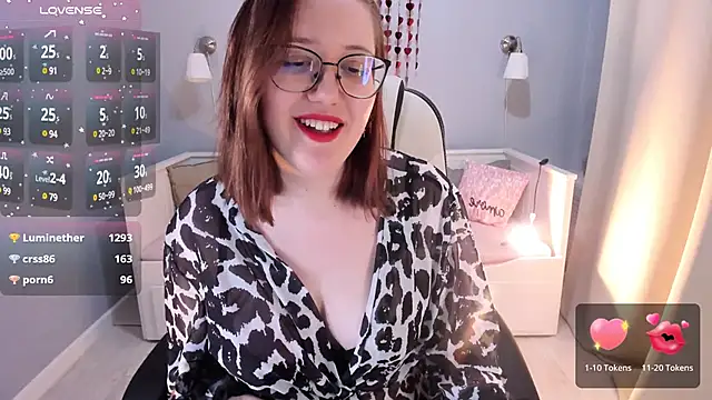 Snapshot of Charmy_Gracy chatting on February 2025 04:42:02 PM Charmy Gracy online show from February 2025 04:42:02 PM