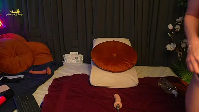 lacie le beauty online show from December 2025 04:59:02 PM