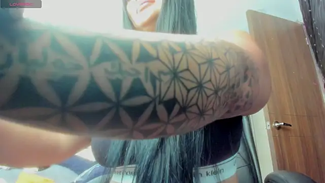 Snapshot of Pocahontas_d chatting on October 2025 01:40:02 PM Pocahontas d online show from October 2025 01:40:02 PM