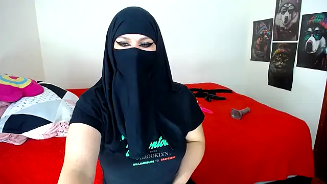 evelyn  salah online show from December 2024 01:02:01 AM