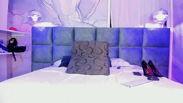 Snapshot of Scarleett_22 chatting on November 2025 12:05:02 PM Scarleett 22 online show from November 2025 12:05:02 PM