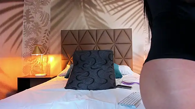 Snapshot of Scarleett_22 chatting on November 2025 08:09:01 PM Scarleett 22 online show from November 2025 08:09:01 PM