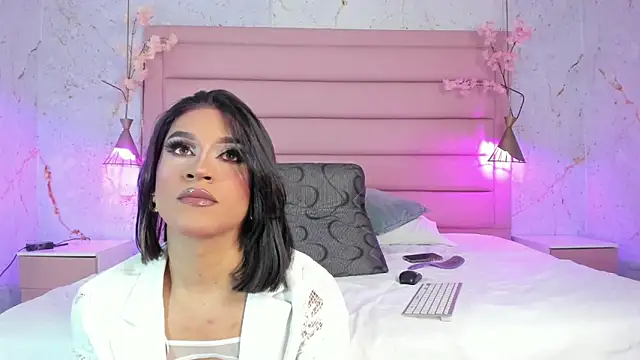 Snapshot of Scarleett_22 chatting on December 2025 07:52:02 PM Scarleett 22 online show from December 2025 07:52:02 PM