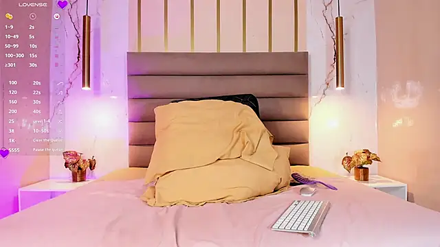 Scarleett 22 online show from April 2026 12:13:01 PM