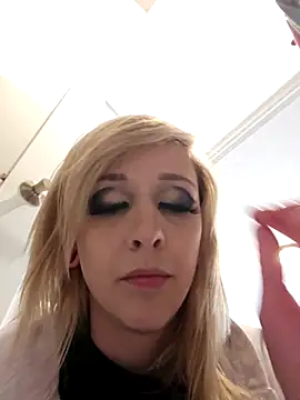 AmethystFoxx online show from April 2026 06:35:01 PM