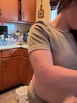 Mini And The Bear online show from February 2026 09:46:02 PM