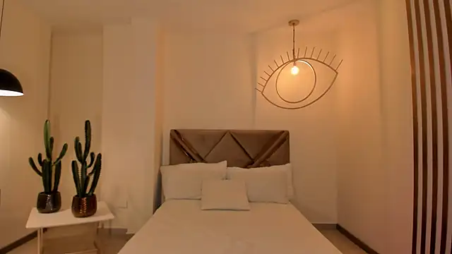 NaomiSainz online show from March 2025 03:28:01 PM