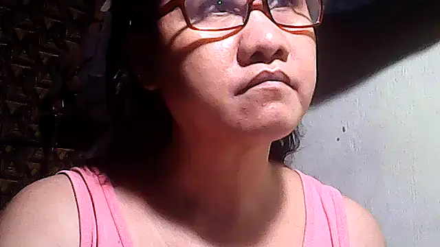 Snapshot of sweetsosie18 chatting on April 2026 12:29:02 PM sweetsosie18 online show from April 2026 12:29:02 PM