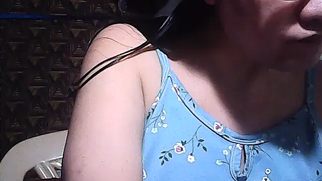 Snapshot of sweetsosie18 chatting on April 2026 01:03:02 PM sweetsosie18 online show from April 2026 01:03:02 PM