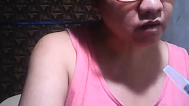 Snapshot of sweetsosie18 chatting on April 2026 06:25:01 PM sweetsosie18 online show from April 2026 06:25:01 PM