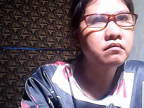Snapshot of sweetsosie18 chatting on May 2026 05:03:02 AM sweetsosie18 online show from May 2026 05:03:02 AM