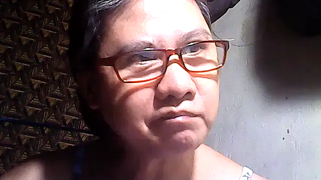 Snapshot of sweetsosie18 chatting on May 2026 08:28:01 PM sweetsosie18 online show from May 2026 08:28:01 PM