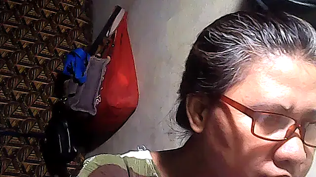 Snapshot of sweetsosie18 chatting on May 2026 12:24:01 PM sweetsosie18 online show from May 2026 12:24:01 PM