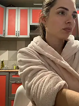 SeducingYoghourt online show from November 2025 04:30:01 PM