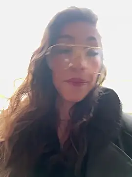 Snapshot of amanilouve chatting on November 2025 11:55:02 AM amanilouve online show from November 2025 11:55:02 AM