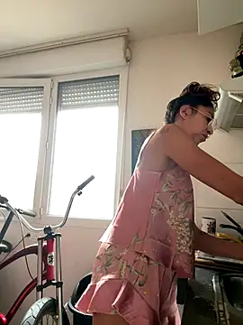 Snapshot of amanilouve chatting on November 2025 09:52:01 AM amanilouve online show from November 2025 09:52:01 AM