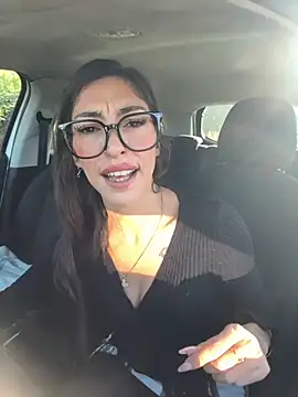 Snapshot of amanilouve chatting on December 2025 09:48:01 AM amanilouve online show from December 2025 09:48:01 AM