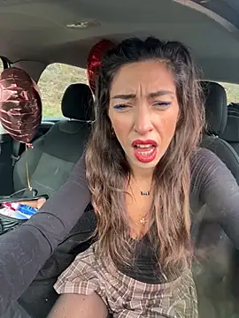 amanilouve online show from February 2026 12:45:01 PM