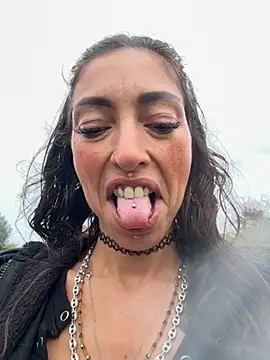 amanilouve online show from March 2026 10:48:01 AM