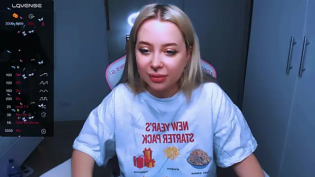 MonaLauu online show from January 2025 02:39:01 PM