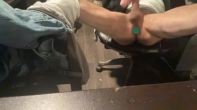 eddieeatsass online show from January 2026 08:47:01 PM