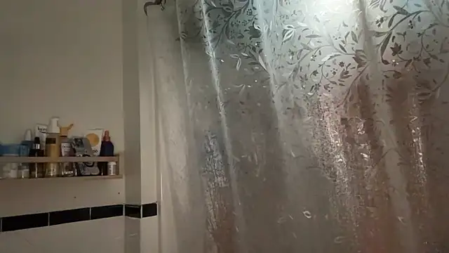 Snapshot of dreamyriri chatting on February 2026 04:16:02 PM dreamyriri online show from February 2026 04:16:02 PM