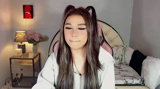 Snapshot of WeezyBabyXoxo chatting on December 2024 04:00:01 PM WeezyBabyXoxo online show from December 2024 04:00:01 PM