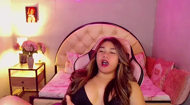 Snapshot of WeezyBabyXoxo chatting on March 2025 10:32:01 AM WeezyBabyXoxo online show from March 2025 10:32:01 AM