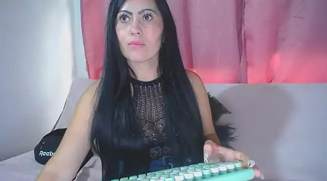 Snapshot of Tania_mature chatting on February 2025 10:14:01 PM Tania mature online show from February 2025 10:14:01 PM