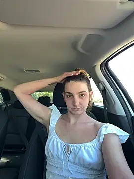 DoriDeluxe66 online show from April 2026 01:07:01 PM