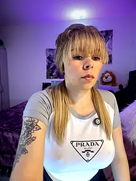 carolina16love online show from November 2025 11:31:01 PM