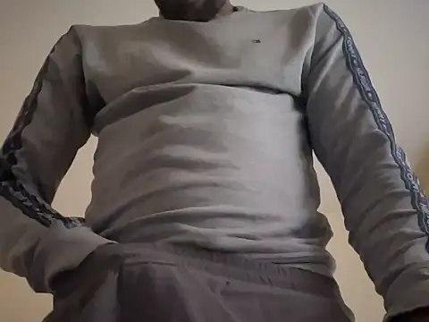 CuzzyB69 online show from March 2025 12:02:02 PM