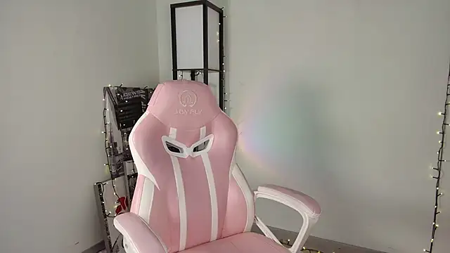 Snapshot of _monamour_ chatting on January 2025 02:14:01 PM monamour online show from January 2025 02:14:01 PM