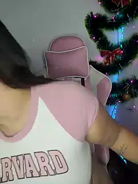 Snapshot of ValerieDiiamond chatting on December 2024 04:20:02 AM ValerieDiiamond online show from December 2024 04:20:02 AM